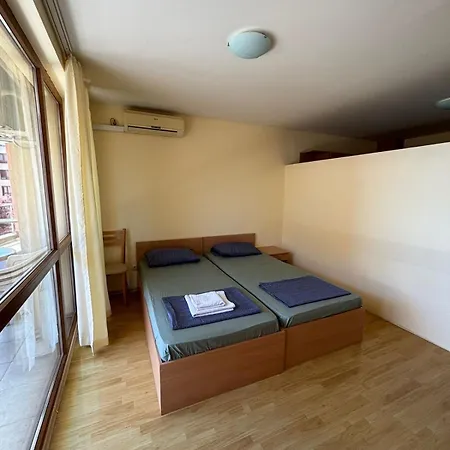 Alexandr Vigo Несебър