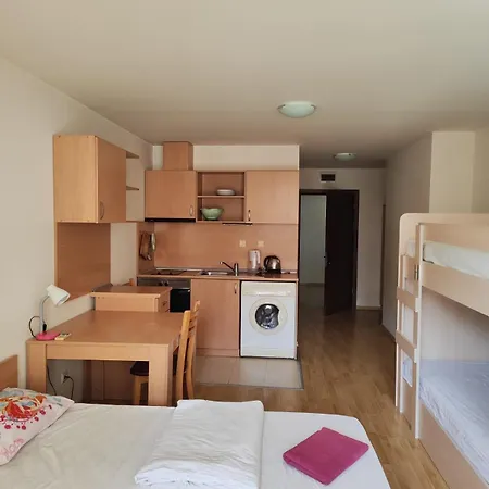 Alexandr Vigo Apartment Nesebar
