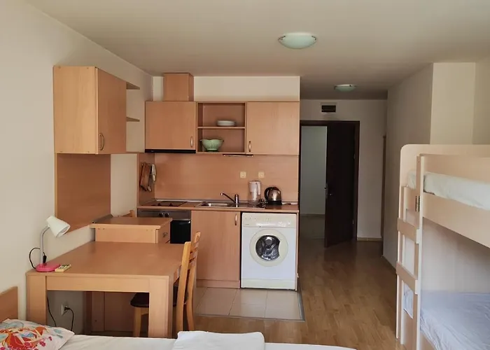 Alexandr Vigo Апартаменти Несебир